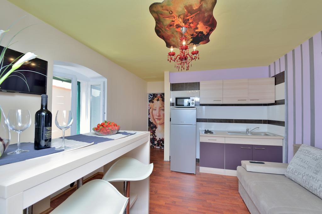 Apartments Carpe Diem Novigrad  Værelse billede