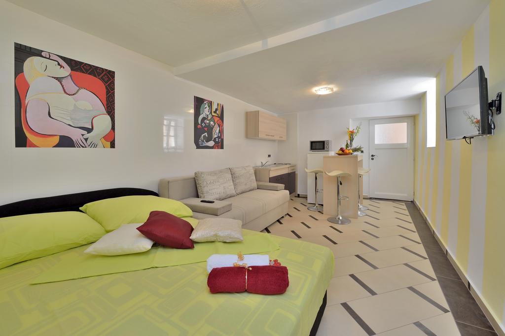 Apartments Carpe Diem Novigrad  Værelse billede
